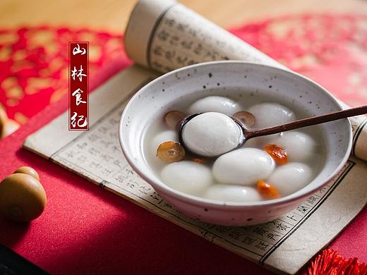 云遮中秋月，雨打元宵春。