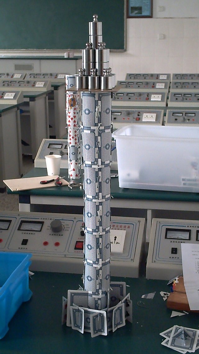 义乌市大陈镇中——王大可淘——扑克牌承重塔