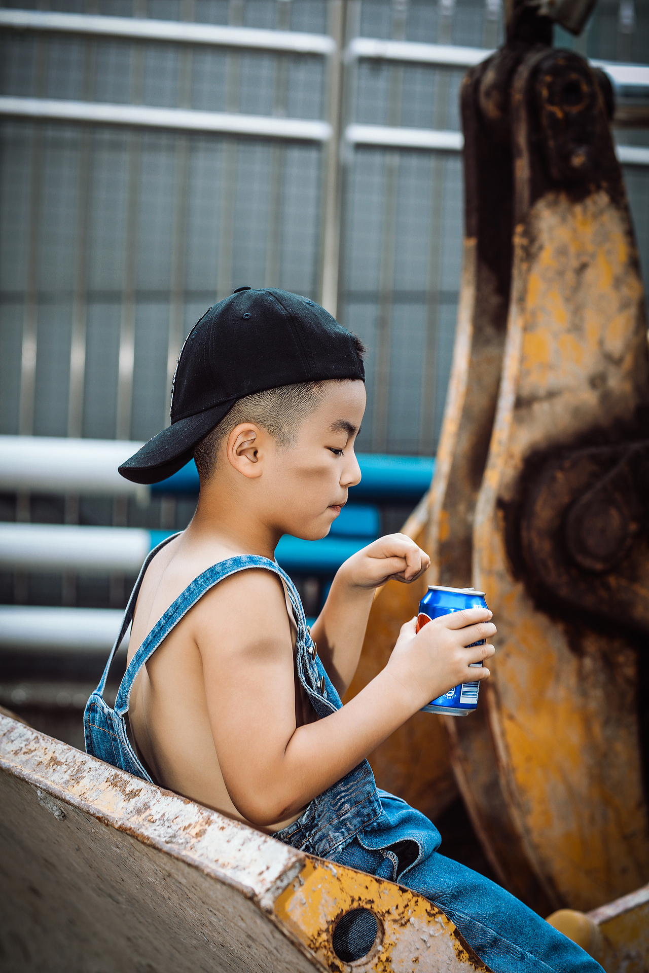 开着保时捷去修挖掘机的修理工（图ZMzE3OTUzNDMy） - 人像摄影 - 站酷设计师王艺萌原创素材 - 站酷ZCOOL