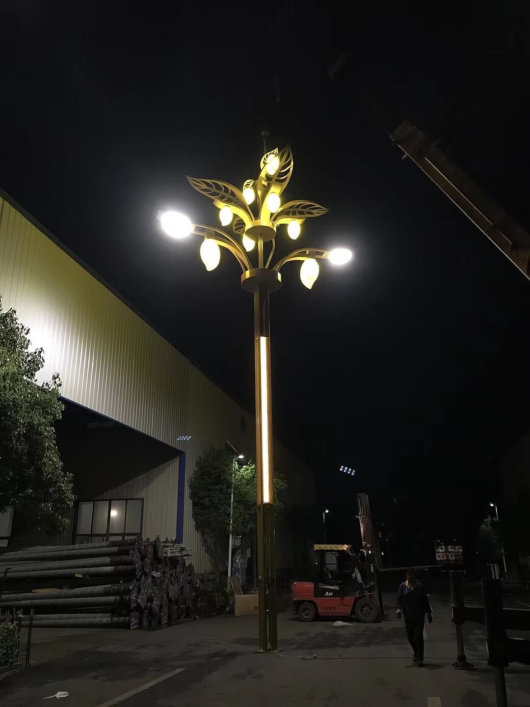异型定制大型景观组合灯-暖色灯杆发光景观灯