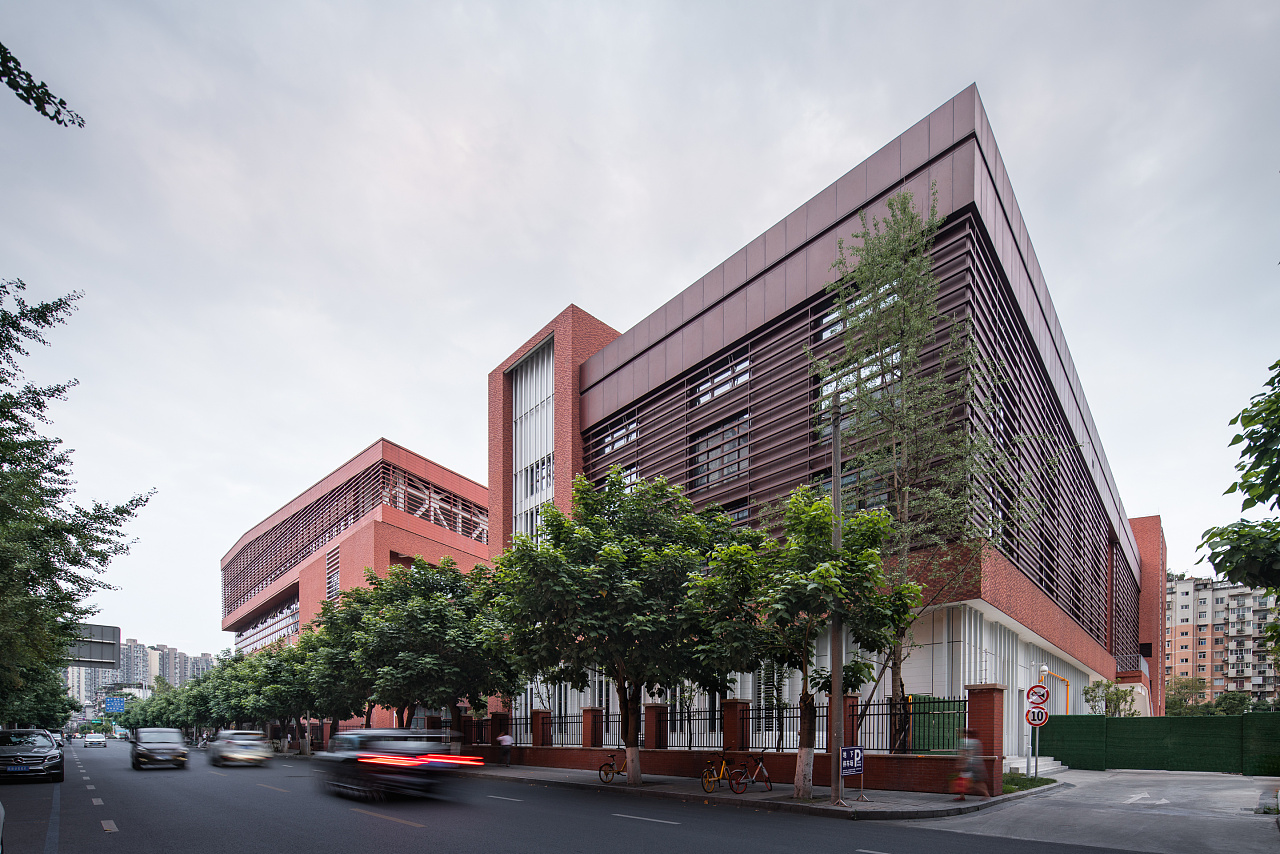 空中横向悬挑成都金牛区图书馆及外化成中学