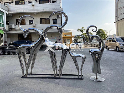 售楼中心亮光不锈钢抽象景观鹿雕塑 温馨一家