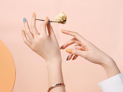 5月份拍摄的手部模特海报<指 尖 渴 望&gt