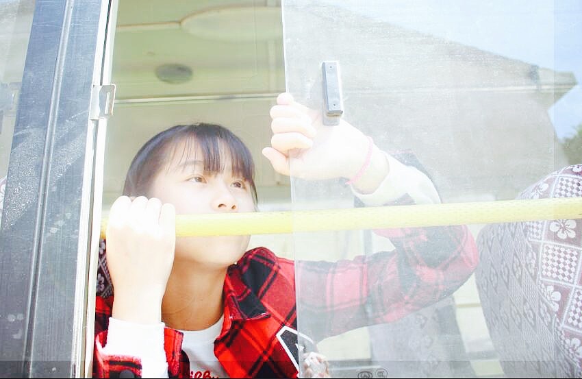 发着光的春天和你