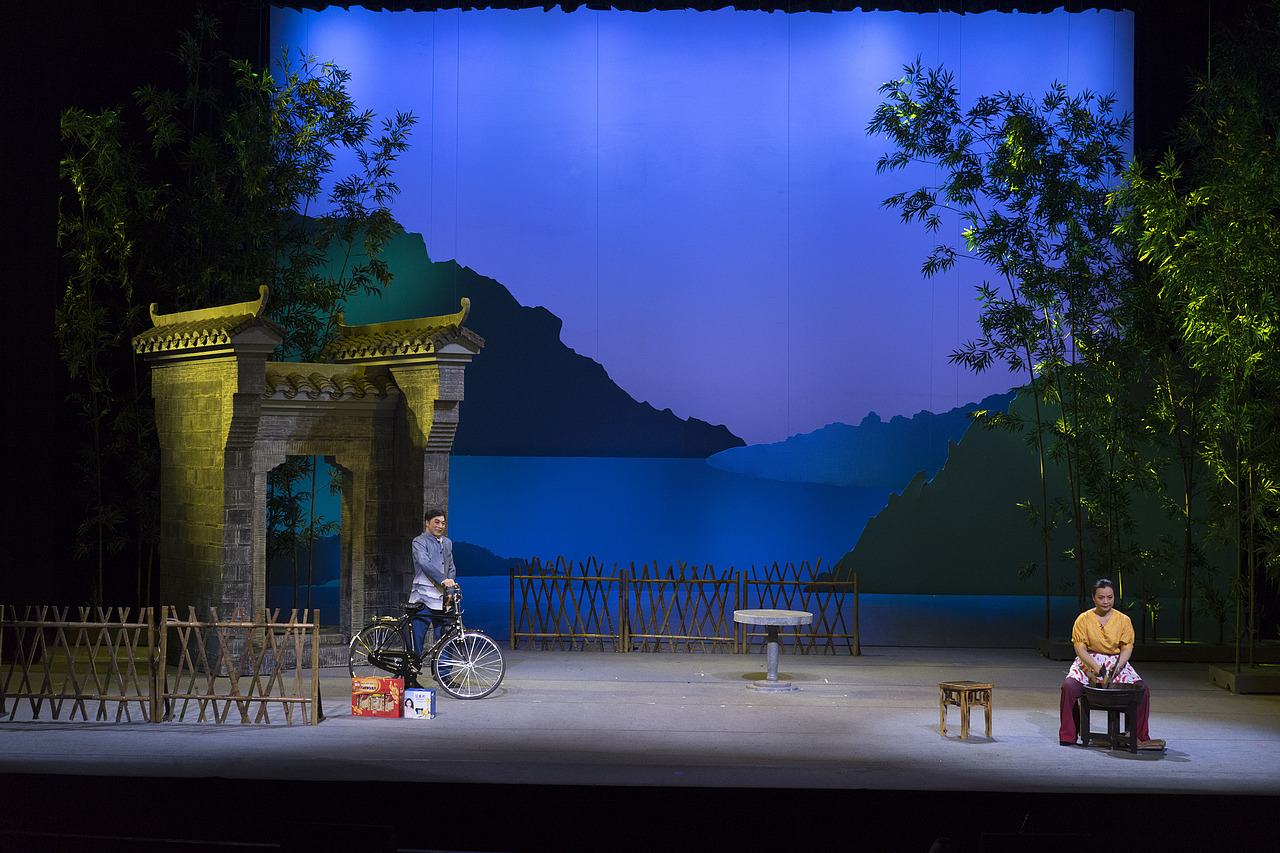 舞美设计作品花鼓戏《明月初心》