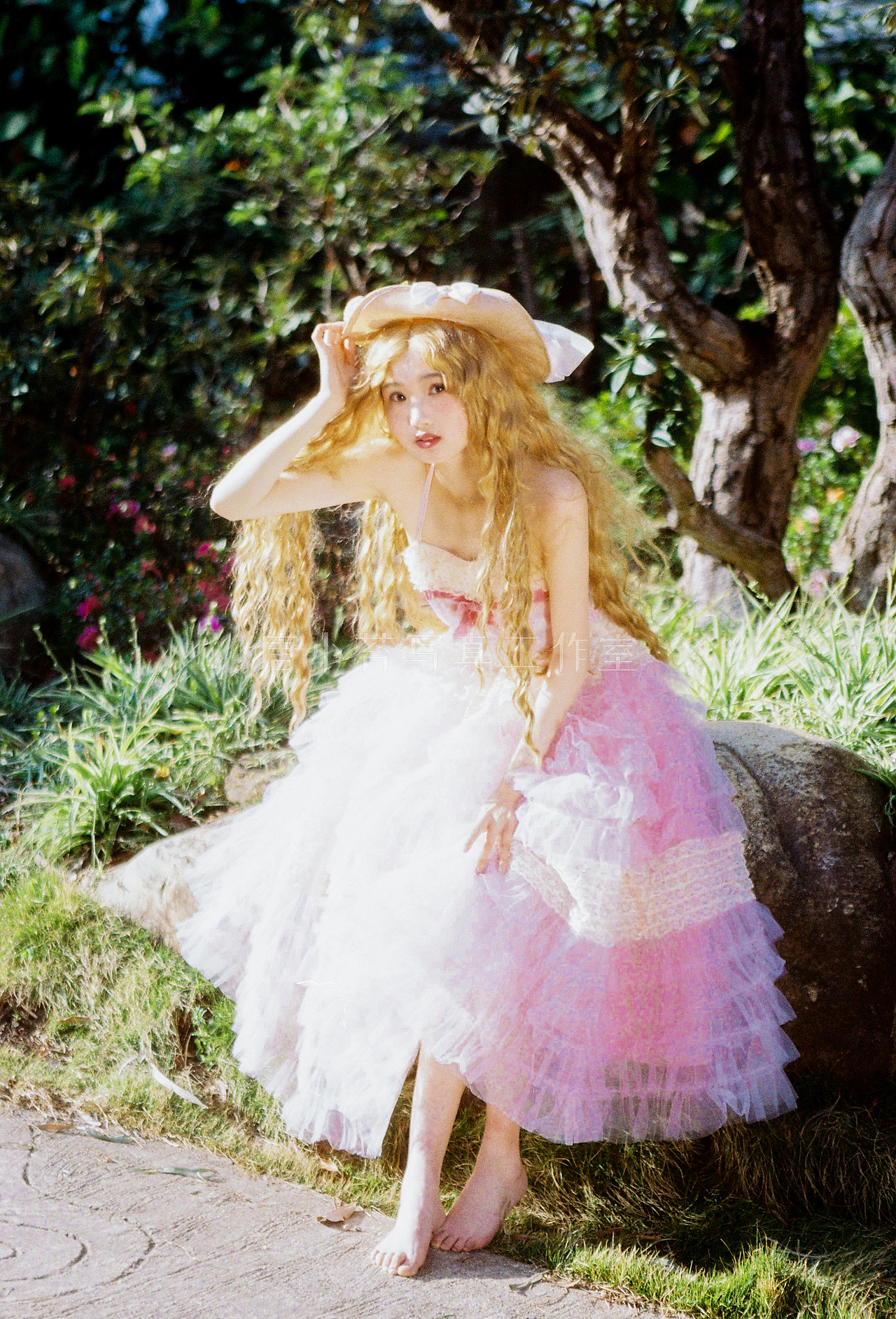 拇指姑娘（图ZMzM1MzY4Mzgw） - 人像摄影 - 站酷设计师唐小苔原创素材 - 站酷ZCOOL