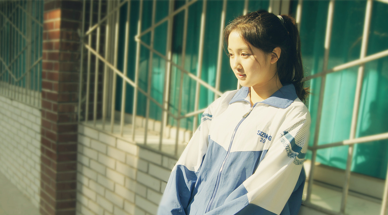 校服（图ZMTM4ODEzMTI=） - 人像摄影 - 站酷设计师匿名的苹果原创素材 - 站酷ZCOOL