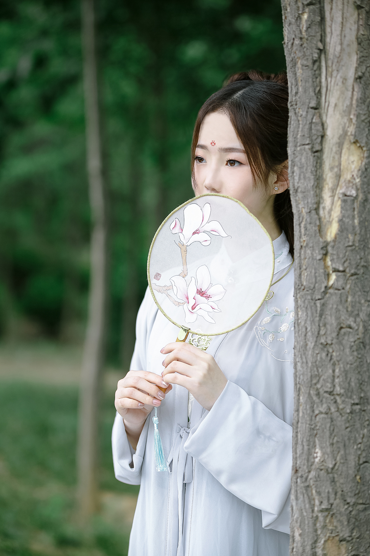云想衣裳花想容（图ZMTU4NTAxNDA4） - 人像摄影 - 站酷设计师热爱英语的小同学原创素材 - 站酷ZCOOL