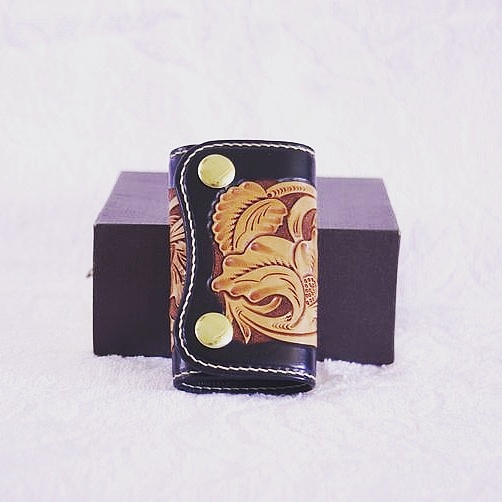唐草钥匙包（图ZMzYyOTYwMjA=） - 工艺品设计 - 站酷设计师鼎针皮艺原创素材 - 站酷ZCOOL