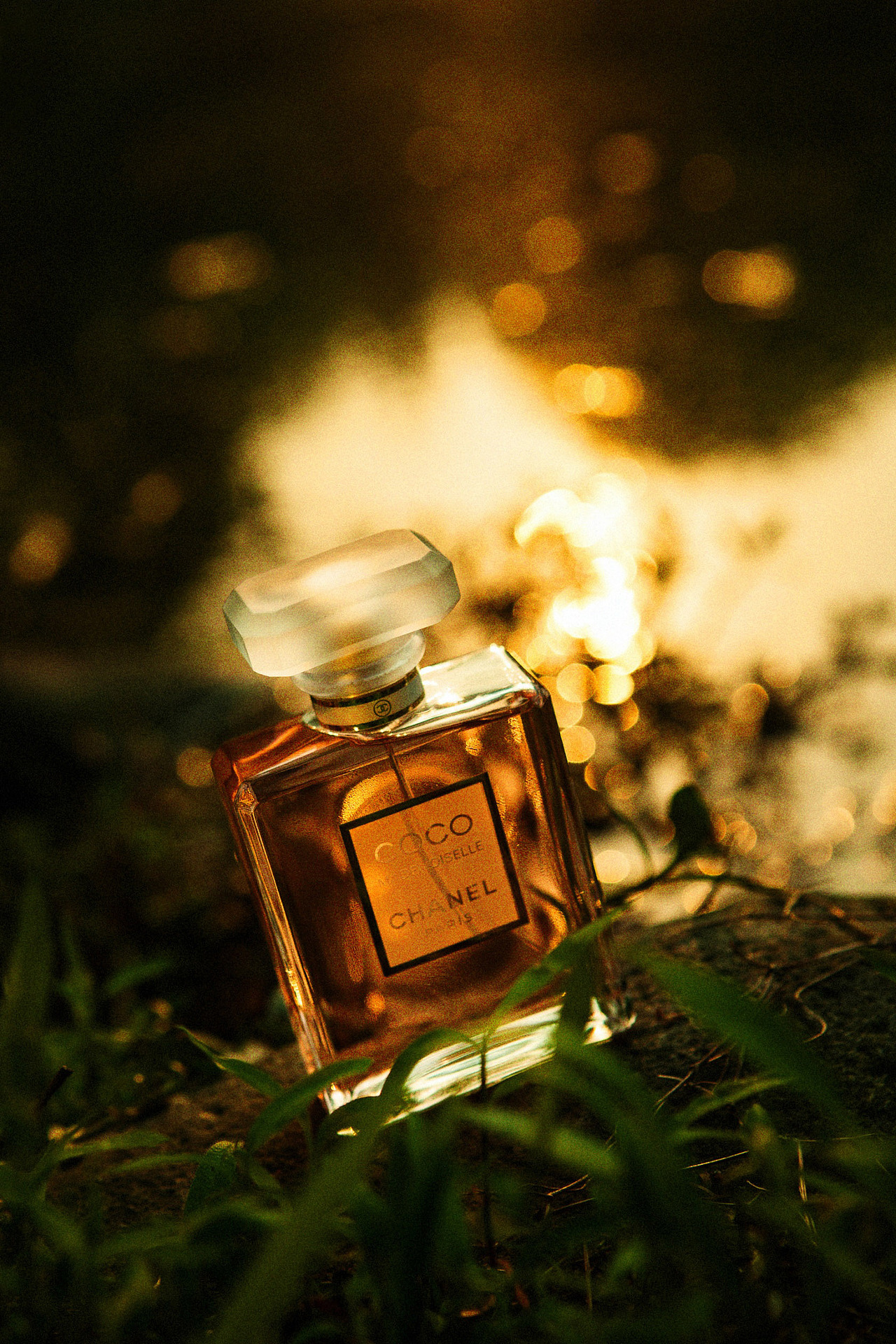 香水（图ZMjkzMjQ1OTY=） - 产品摄影 - 站酷设计师中国忧郁学会会长原创素材 - 站酷ZCOOL