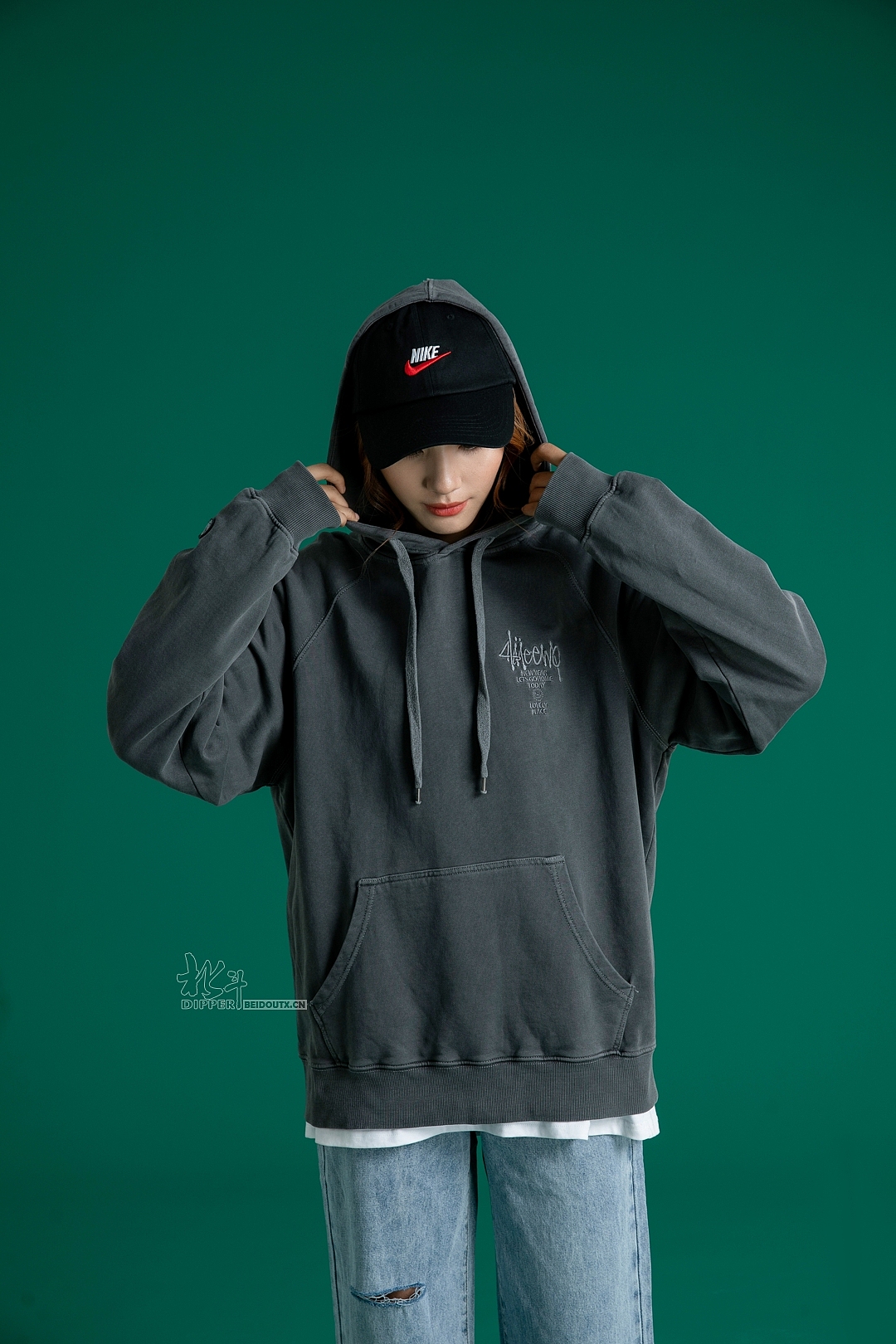 潮牌连帽卫衣纯色卫衣拉链连帽卫衣休闲卫衣模特拍摄