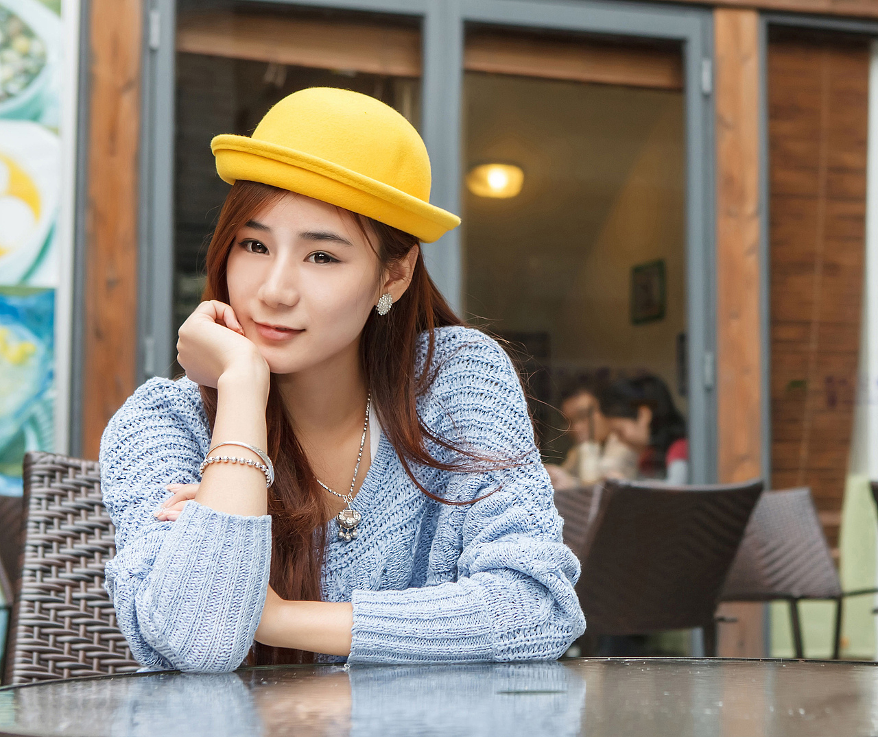 安泰河畔街拍（图ZNzQzOTIyOA==） - 人像摄影 - 站酷设计师netmib原创素材 - 站酷ZCOOL