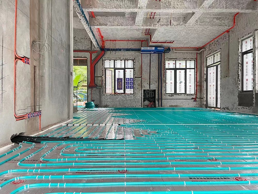 重庆独栋别墅装修施工现场,保利小泉水电隐蔽工程工地