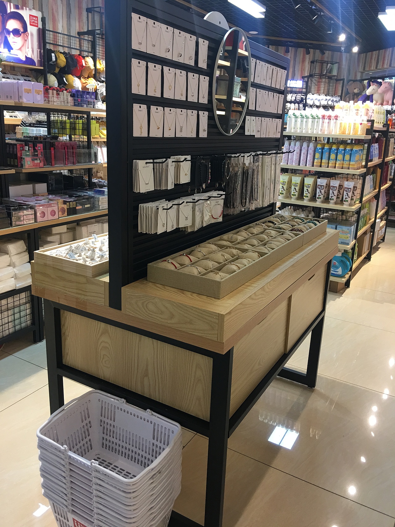 广州名创优品货架诺米nome货架厂效果图展示（图ZMTY2NzAwNDM2） - 其他工业/产品 - 站酷设计师广州大唐展示道具原创素材 - 站酷ZCOOL