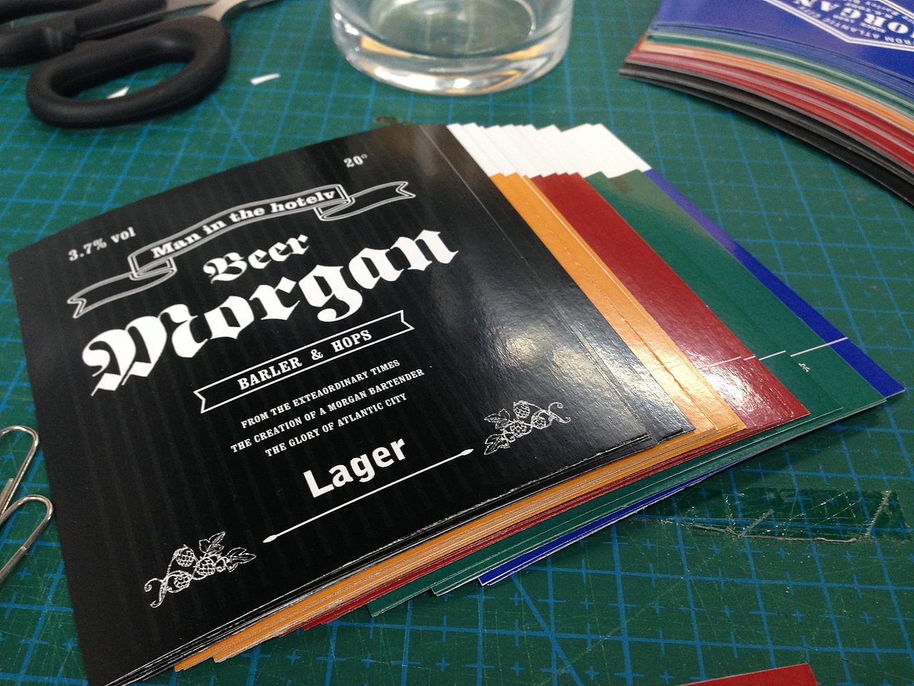 毕业设计《摩根啤酒啤酒包装》样本标志企业VI海报DM瓶贴设计#青春答卷2017#（图ZNzkzNjcyNzI=） - 品牌 - 站酷设计师我有一个flag原创素材 - 站酷ZCOOL