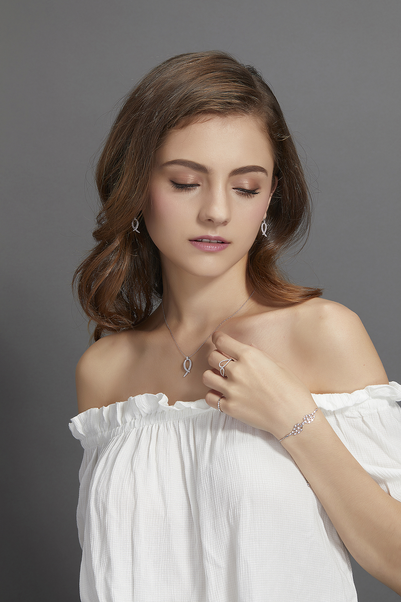 商业人像珠宝模特拍摄（图ZMTU1ODkyMzQ4） - 人像摄影 - 站酷设计师商业摄影师陈剑波原创素材 - 站酷ZCOOL