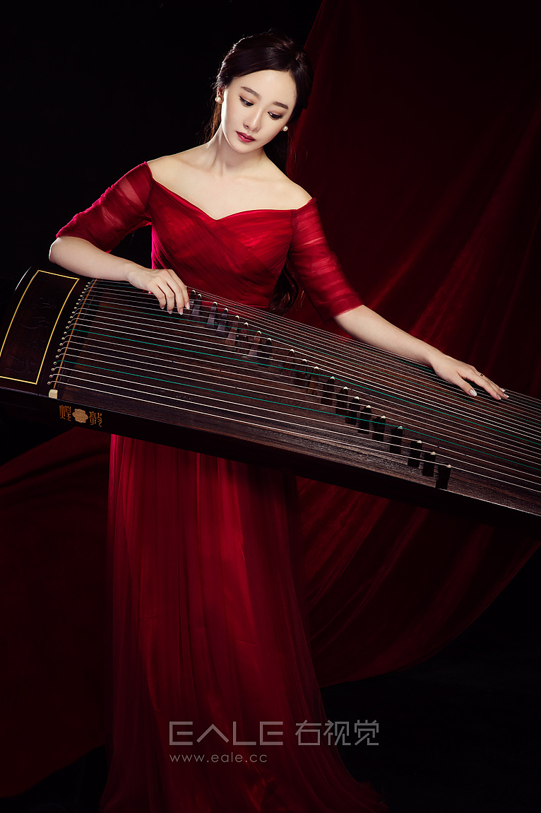 【右视觉摄影机构】 王一凡:一路初心点灯 凡尘筝音绽放