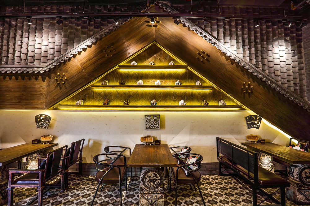 容品牌：局气餐厅设计-VI升级、新店空间升级