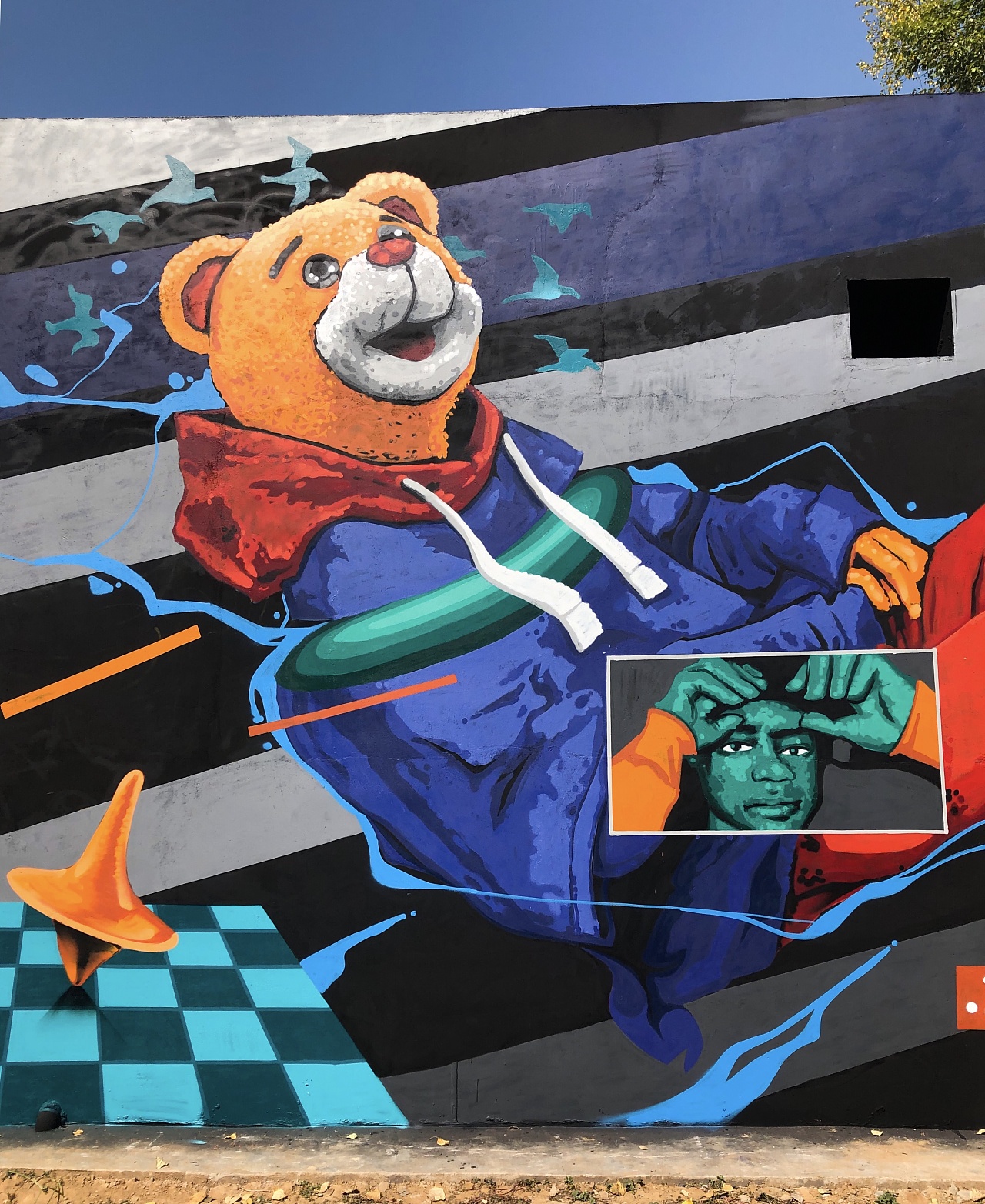 在刚刚入秋的时候, 我接到邀请来到山西榆社进行涂鸦创作.