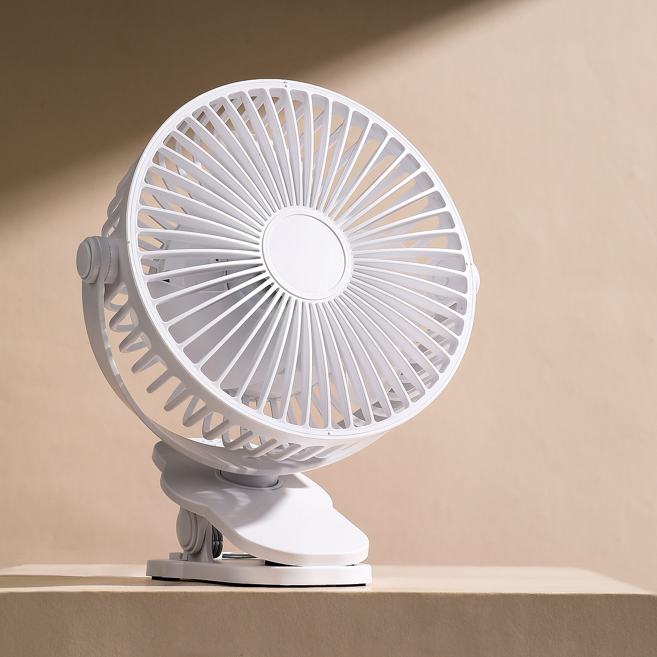 手持风扇/桌面小风扇（图ZMzU3MjUyMzk2） - 产品摄影 - 站酷设计师To1893原创素材 - 站酷ZCOOL