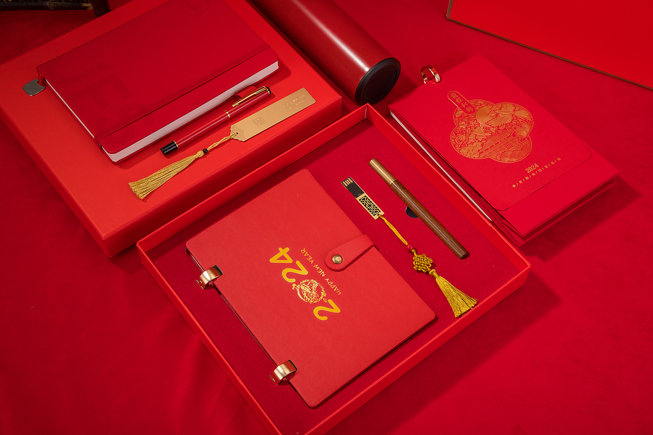 龙年日历台历记事本套装