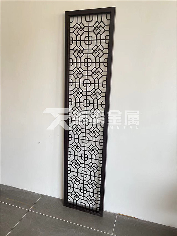“中式局”古铜色不锈钢镂空屏风入户玄关装修图
