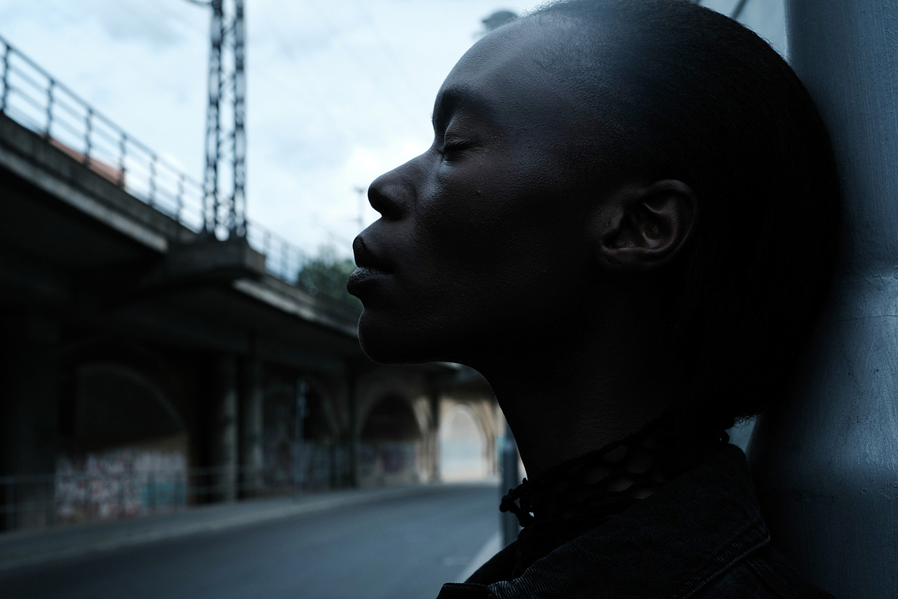 柏林苍穹下 星纳出品（图ZMzI0MzIwMjA4） - 时尚/艺术摄影 - 站酷设计师星纳NIRVINA原创素材 - 站酷ZCOOL