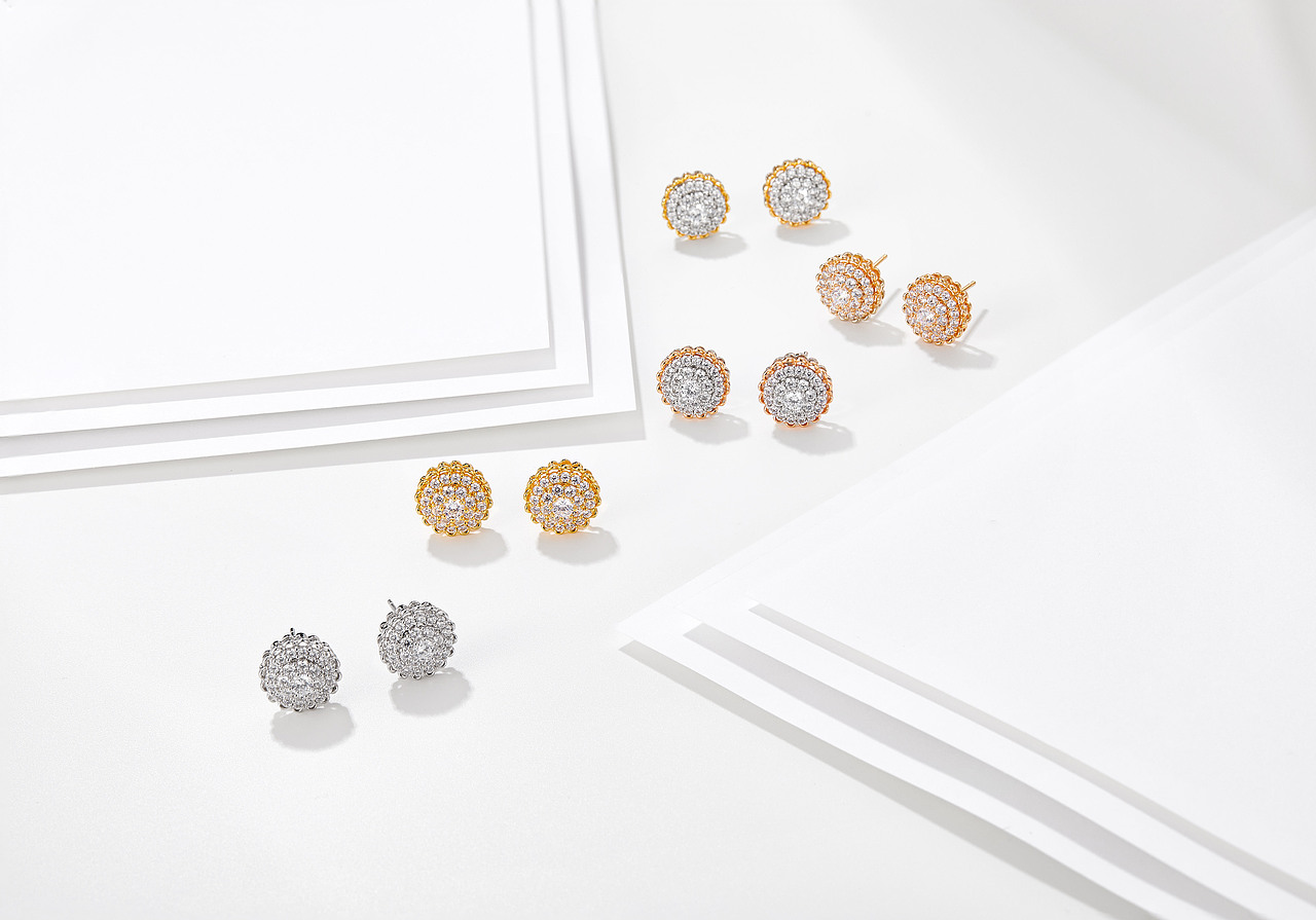 珠宝首饰拍摄 白色简约场景光影静物产品拍摄（图ZMzI0ODQyMTEy） - 产品摄影 - 站酷设计师云一摄影原创素材 - 站酷ZCOOL