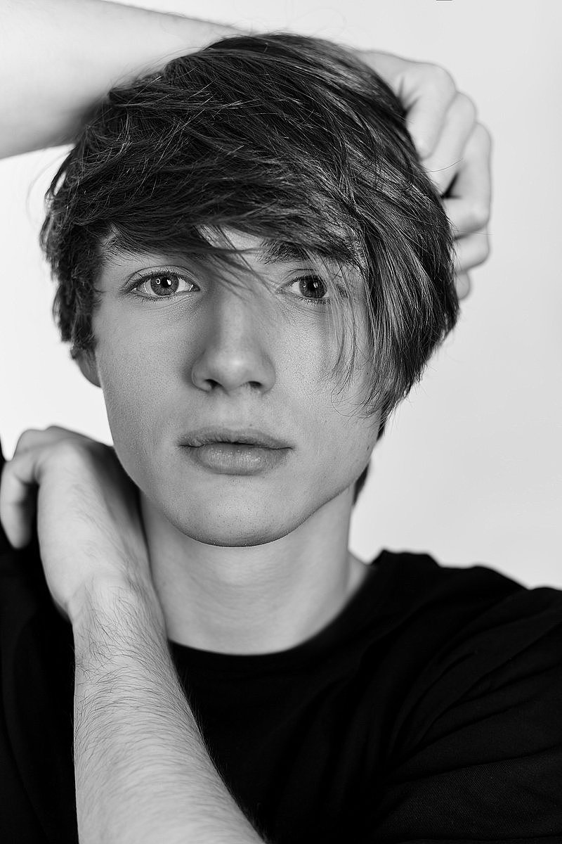 潮牌个性服装外模 广告商业拍摄 外籍男模小鲜肉Artem