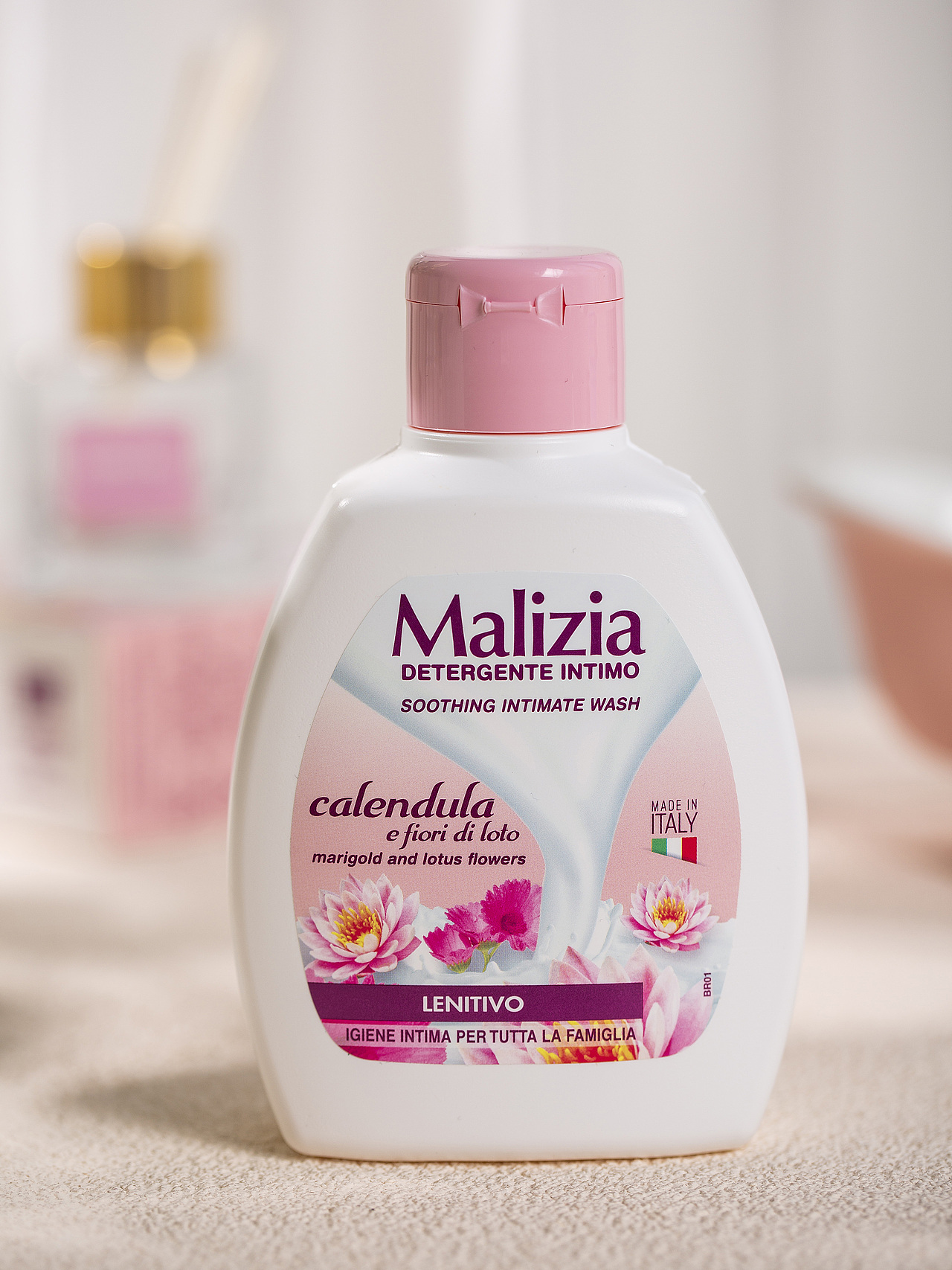 有间全球购|玛莉吉亚私处护理液（图ZMzI3NDA4MTk2） - 产品摄影 - 站酷设计师有间图片社原创素材 - 站酷ZCOOL