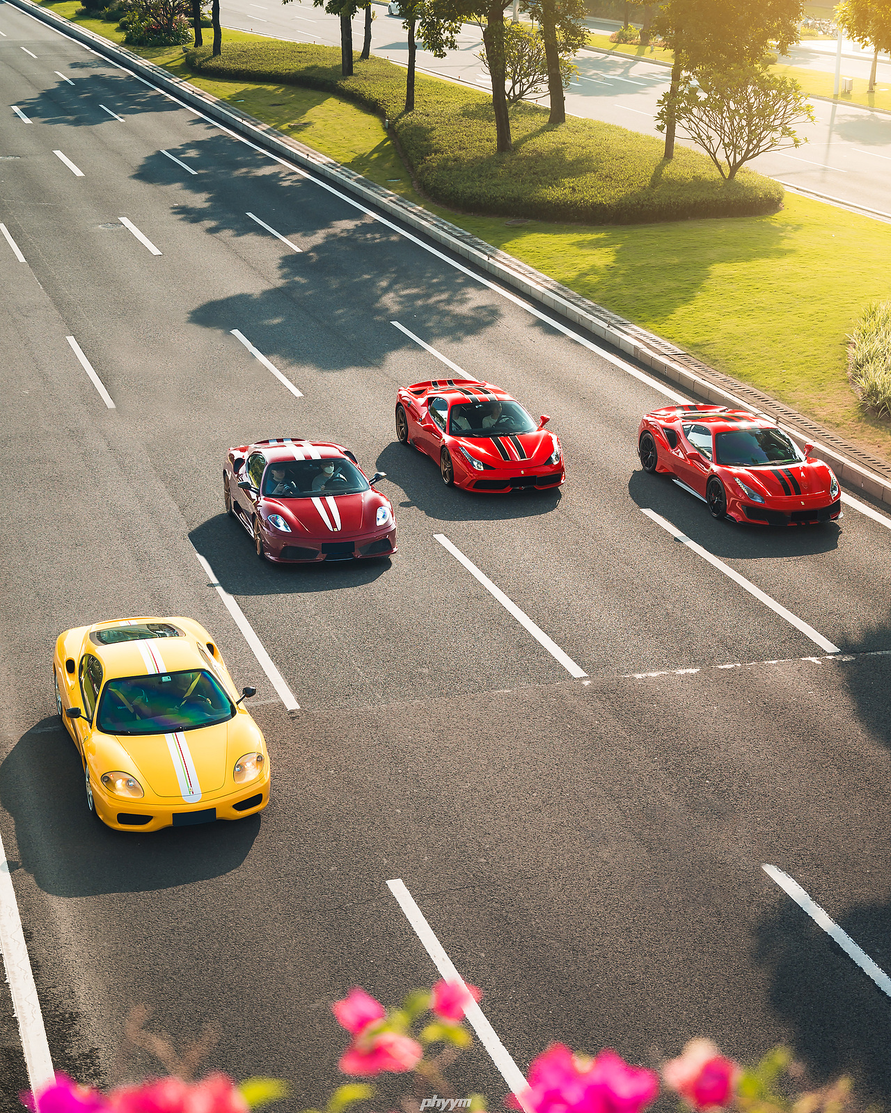 汽車攝影：法拉利旗艦 四代同堂（圖ZMzY5MTk0NjA4） - 產(chǎn)品攝影 - 站酷設(shè)計(jì)師phyym玉米原創(chuàng)素材 - 站酷ZCOOL