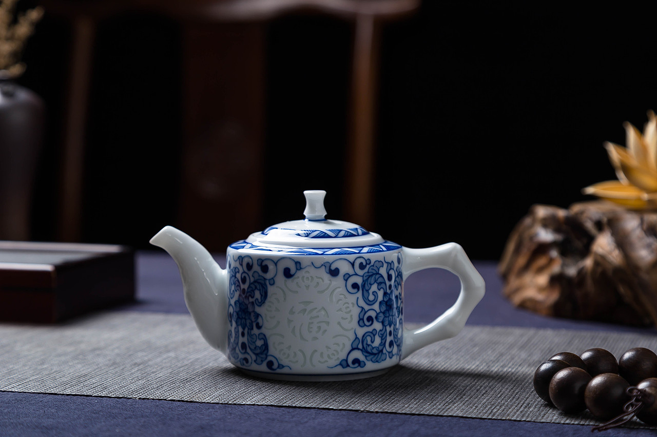 景德镇手绘青花玲珑茶具套组（图ZMzAzMDcyNTQw） - 产品摄影 - 站酷设计师鸿霖厨卫原创素材 - 站酷ZCOOL