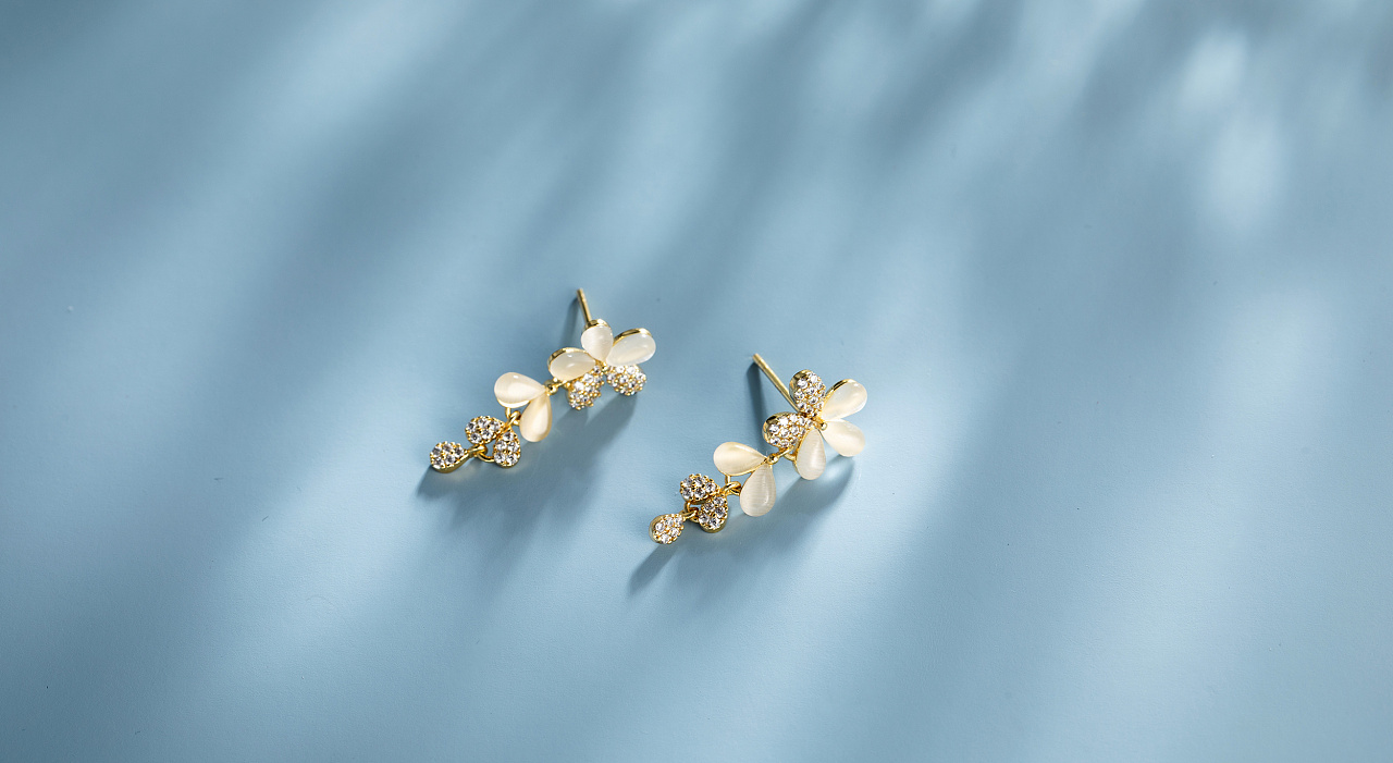 时尚耳钉钻石耳钉摄影场景小清新耳钉场景图