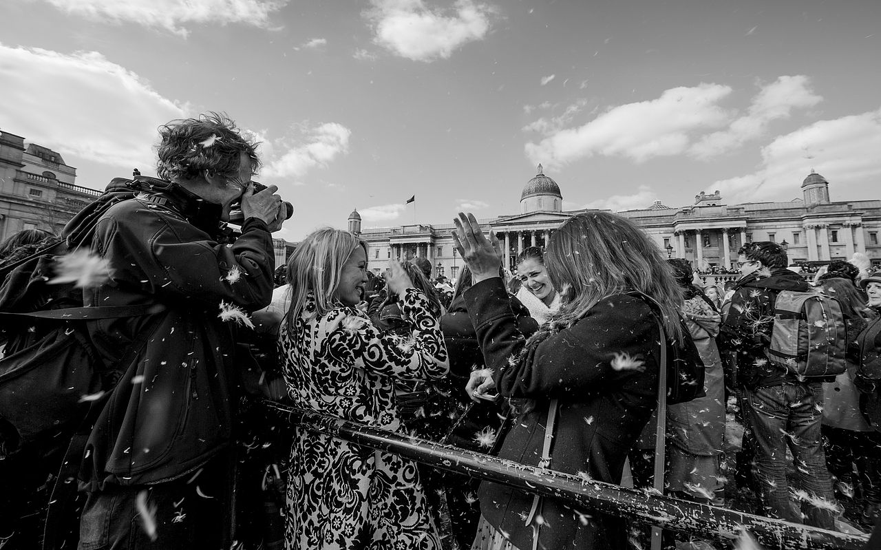 World Pillow Fight Day. London（图ZOTg4Nzg0MA==） - 人文/纪实摄影 - 站酷设计师秋千上的树叶原创素材 - 站酷ZCOOL