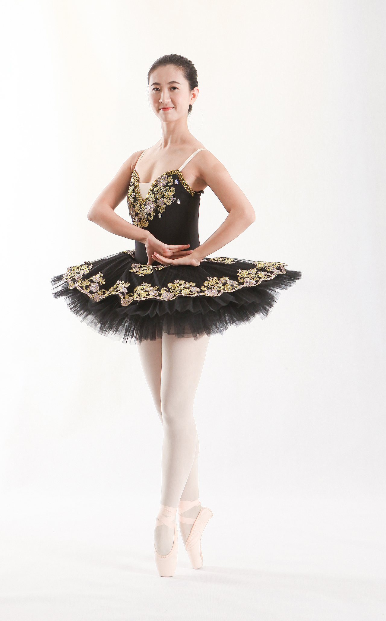 芭蕾美女（图ZMTY0Mzk2OTU2） - 人像摄影 - 站酷设计师LEIZHAOXIA原创素材 - 站酷ZCOOL