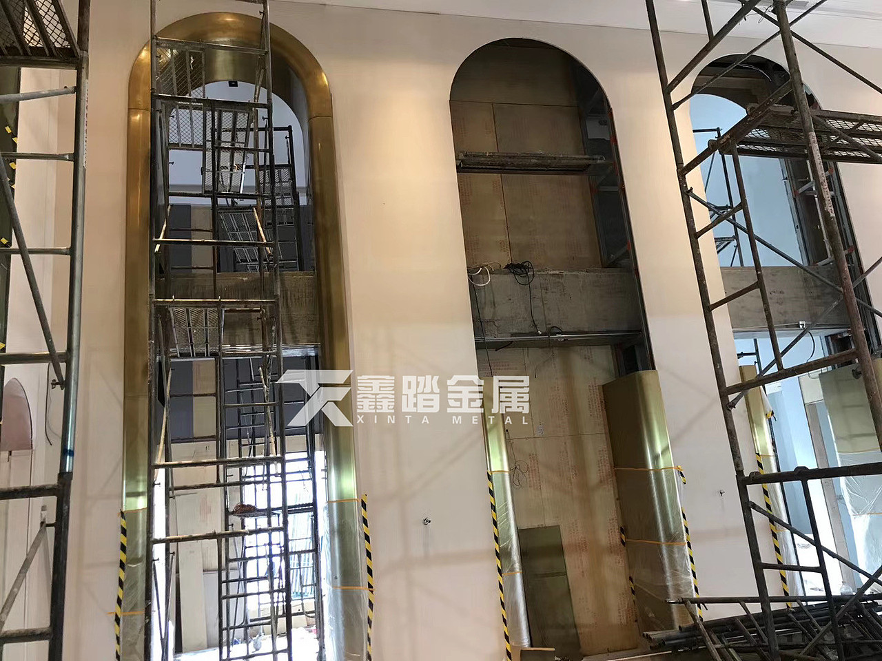 墙体装饰不锈钢弧形门套 售楼部酒店双曲面不锈钢拱门