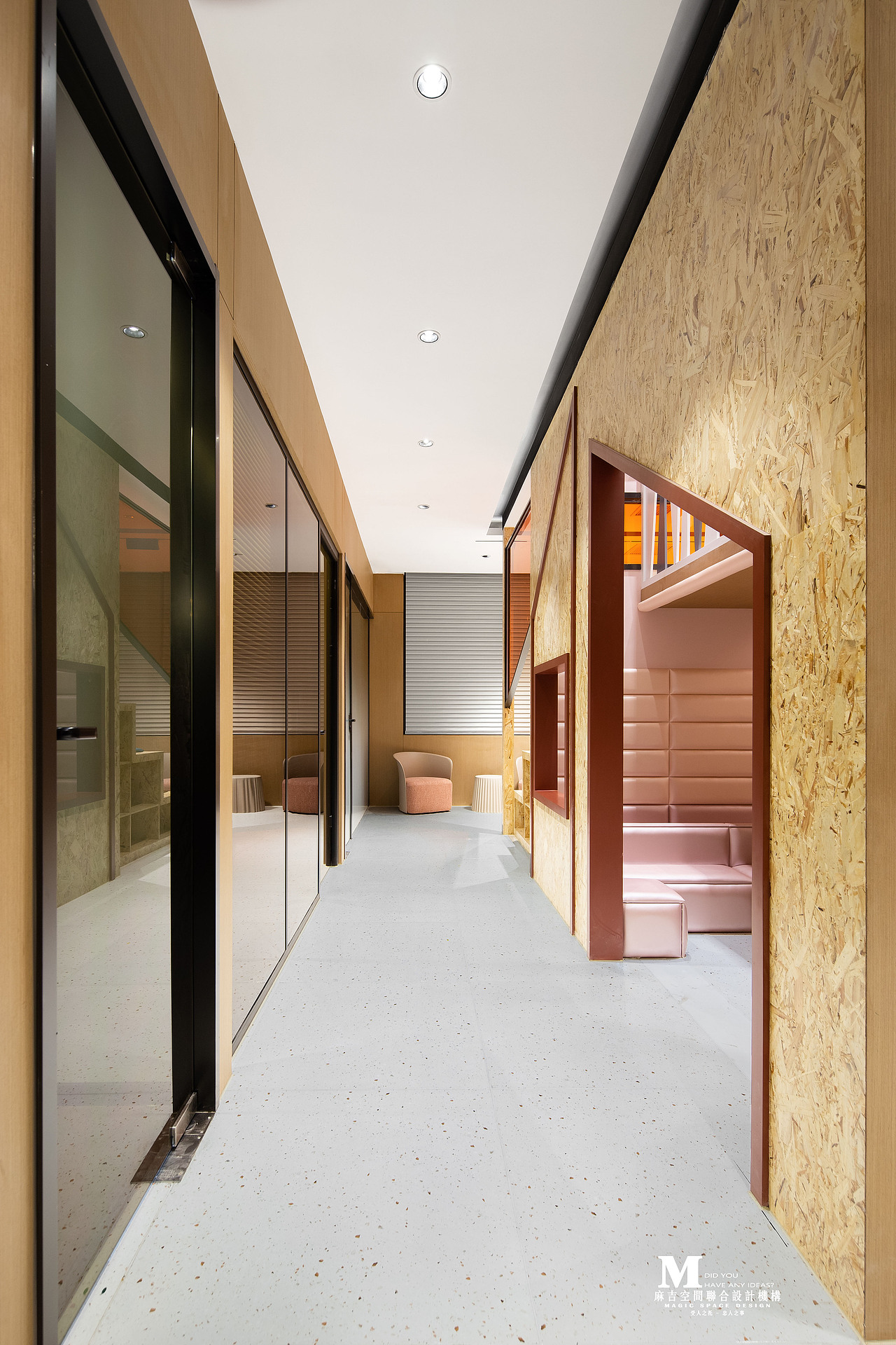 无论是私宅还是商业设计,受人之托-忠人之事!
最终我们准时交付了这个全案啦~~