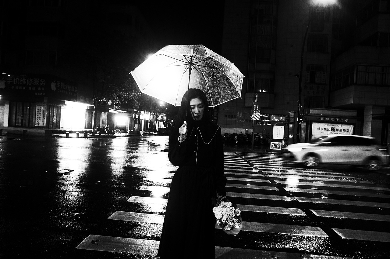 雨夜·街角（图ZMjc4OTYzMjM2） - 人像摄影 - 站酷设计师布衣圣贤原创素材 - 站酷ZCOOL