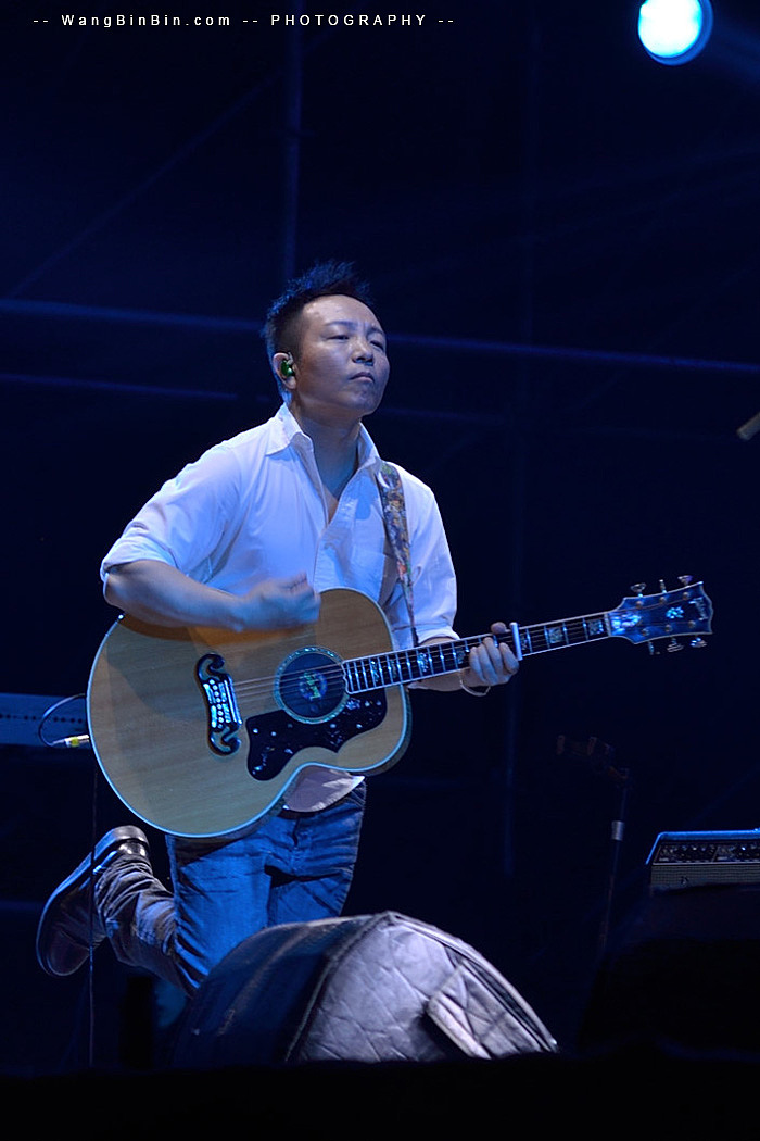 2015优放音乐节——许巍（图ZMjc2NzY2NzI=） - 人文/纪实摄影 - 站酷设计师binbin5s原创素材 - 站酷ZCOOL