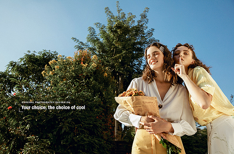 小院 姐妹合拍（图ZMjUyODgxODA0） - 人像摄影 - 站酷设计师零度广告摄影原创素材 - 站酷ZCOOL