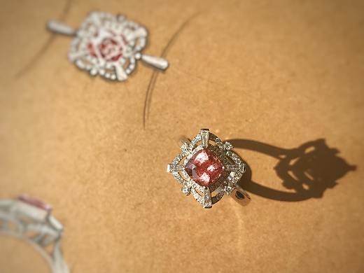 客户定制与自由创作