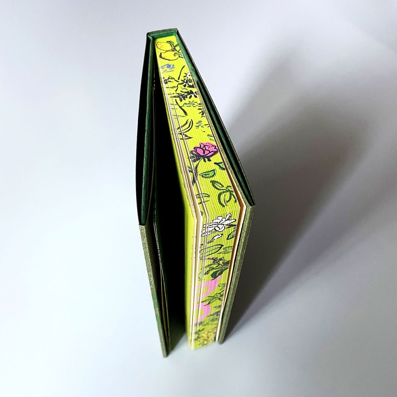 采香者书籍设计 封面设计 装帧设计 封面刷边（图ZMzYxNjU3OTAw） - 书籍/画册 - 站酷设计师李在白原创素材 - 站酷ZCOOL