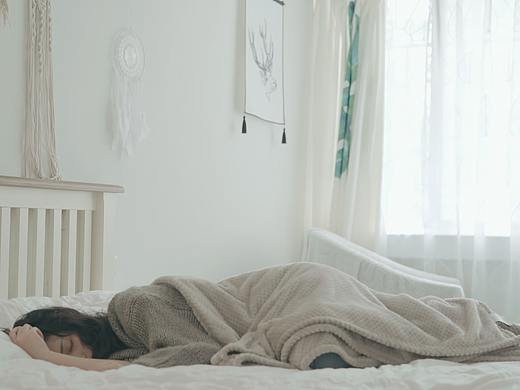 美少女遭遇灵异事件!忘了他是唯一出路