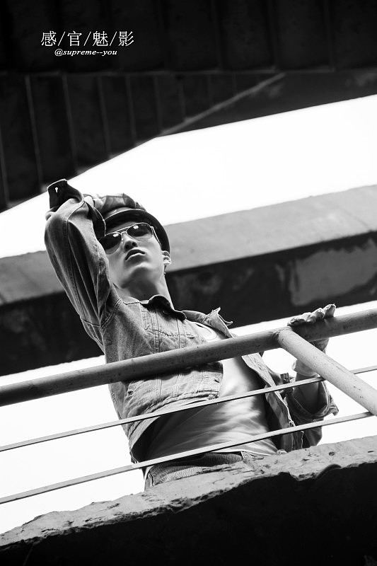 @supreme--you 黑白摄影作品(钢铁厂)