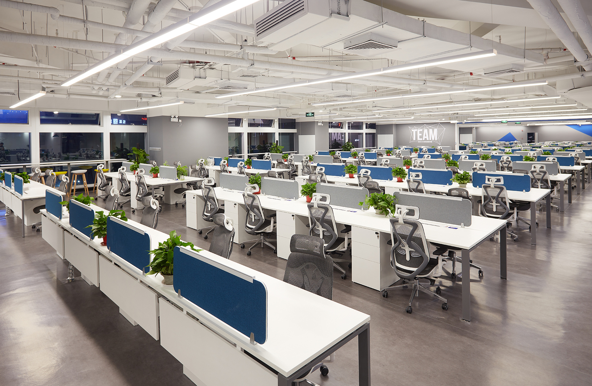 公司办公室摄影 企业办公桌环境拍摄 深圳南山