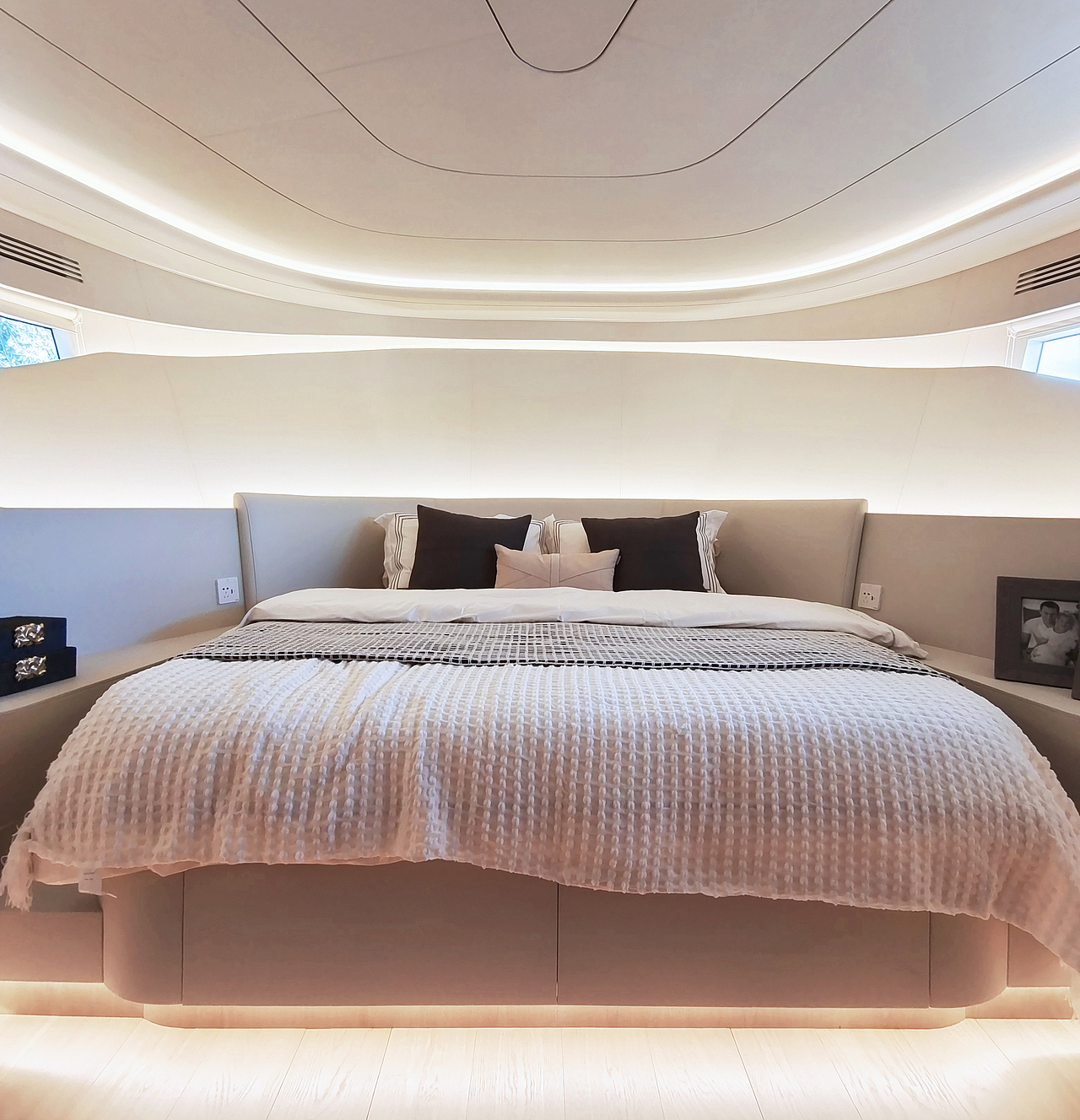 YF5号游艇—装置设计（图ZMjU3OTgwNTU2） - 商业空间设计 - 站酷设计师中山直设计工作室原创素材 - 站酷ZCOOL