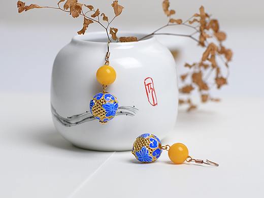 珠宝静物蜜蜡