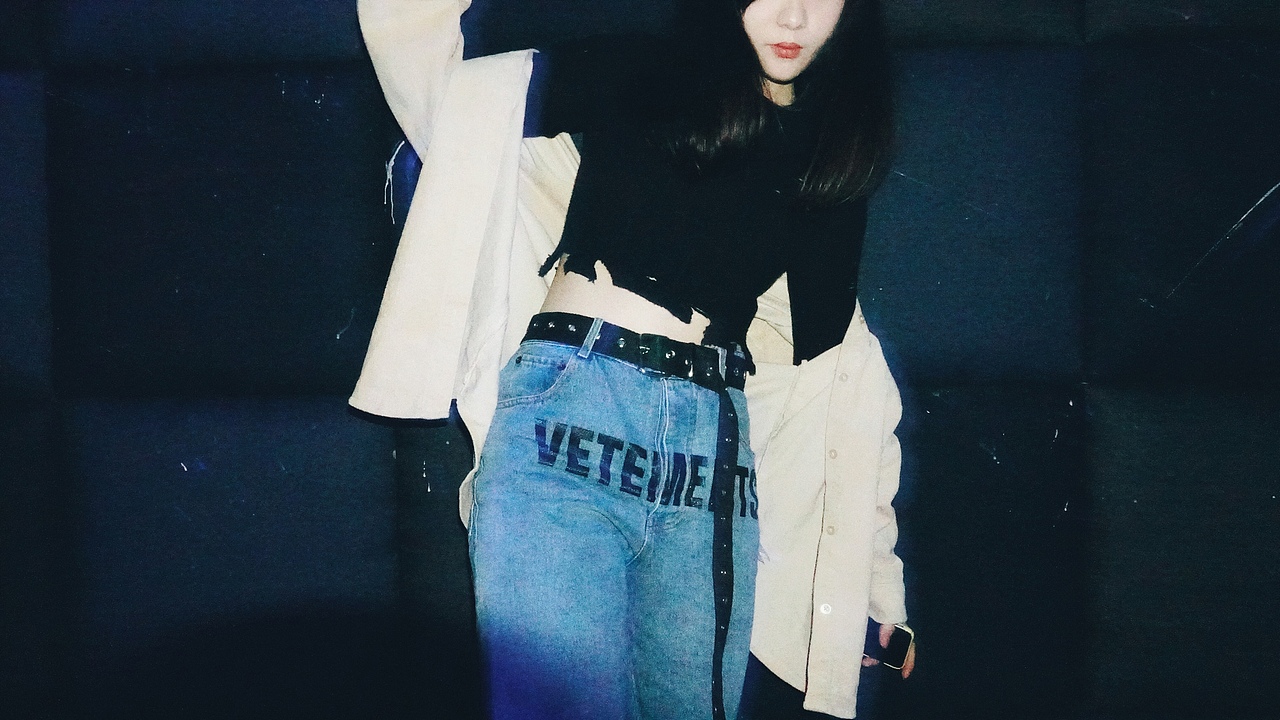 人能很容易的变化情绪，却很难调整行动（图ZMTY3NzY1MjMy） - 人像摄影 - 站酷设计师WANGzh王昭涵原创素材 - 站酷ZCOOL