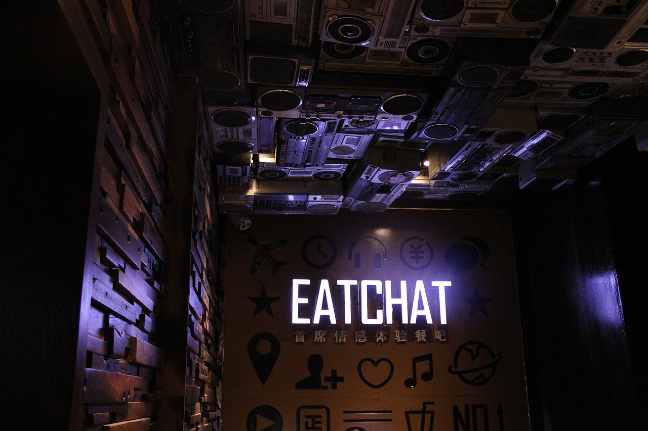 EATCHAT 食言餐吧(图ZMTQ2ODcyODg=) - 品牌 - 站酷设计师正正品牌设计原创素材 - 站酷ZCOOL