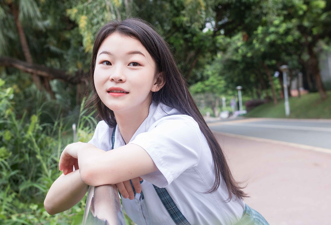 偷偷潜伏进深大拍照（图ZMTc3NzQ5NDA0） - 人像摄影 - 站酷设计师菊花菊花菊花原创素材 - 站酷ZCOOL